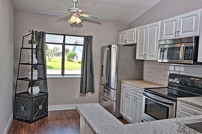 Photo - 125 Moccasin Trail S