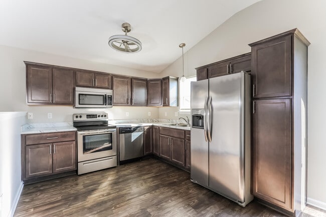 Photo - 2220 Walcot Way