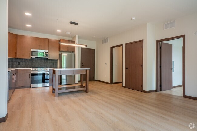 1BR, 1BA - 757SF - Kitchen, Living Room