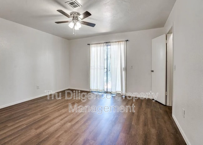 Photo - 8801 St George Way
