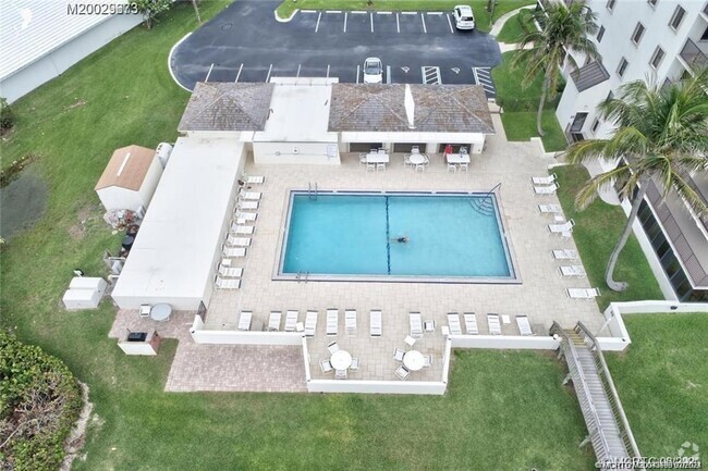 Building Photo - 10044 S Ocean Dr Unit 702 Rental