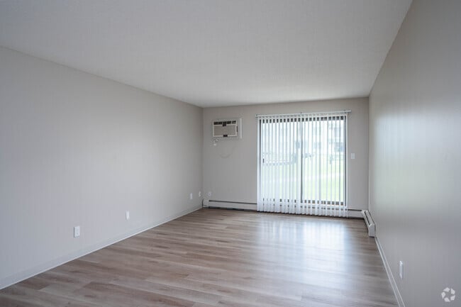 1BR,1BA - 750SF - Living Room