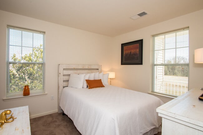 Photo - MI-Place at the Vineyard