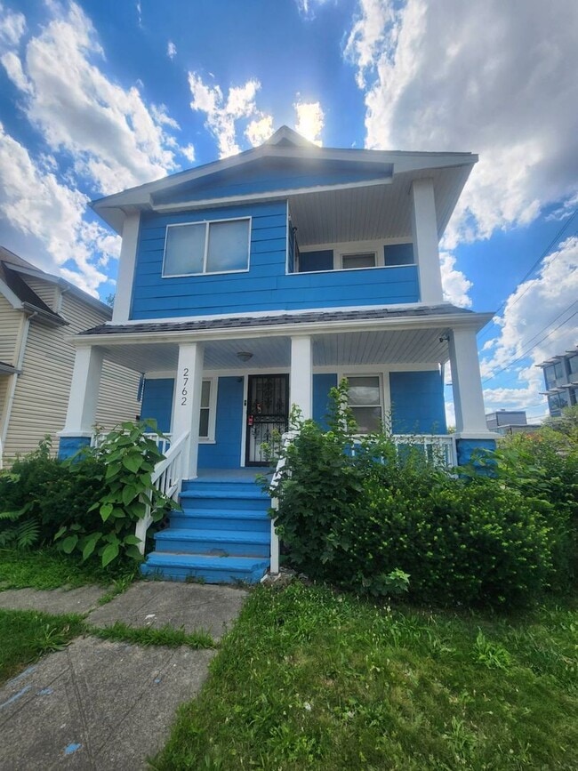 Building Photo - 2762 E 120th St Unit 1