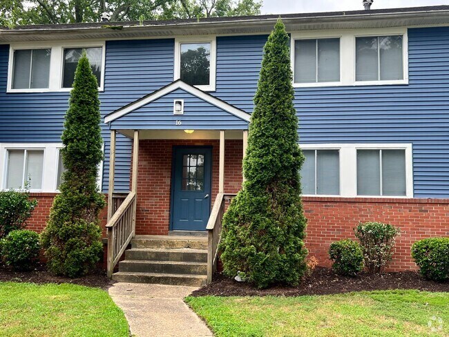 Building Photo - Absolutely Adorable two bedroom is move in... Unit 16 Pollux Circle E. -Apt 1