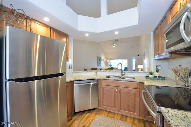 Photo - 13050 Amberley Ct Unidad 708