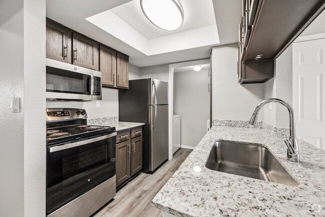 A1 Renovated 1BR, 1BA - 700SF - Kitchen - Waterford Apartments