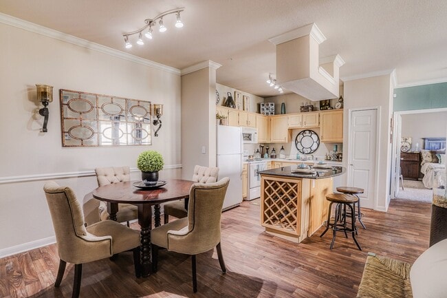 Photo - Cypress Lake at Stonebriar Apartments