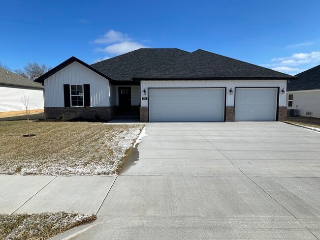 Building Photo - 698 Glenwood Ave