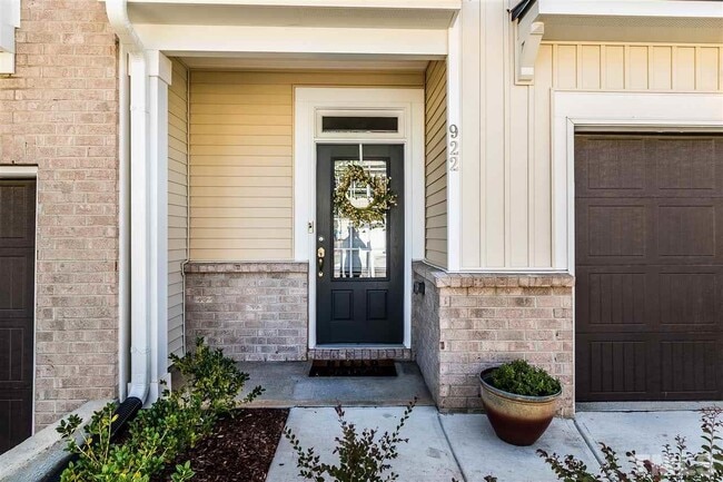 Photo - 922 Saratoga Dr