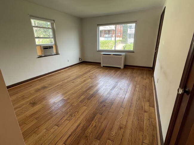 Photo - 2545 Williams Ave Unidad 1