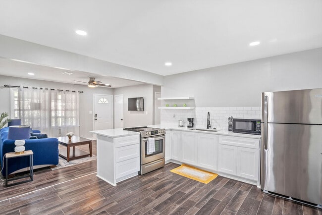 Photo - 8170 Huntington Dr