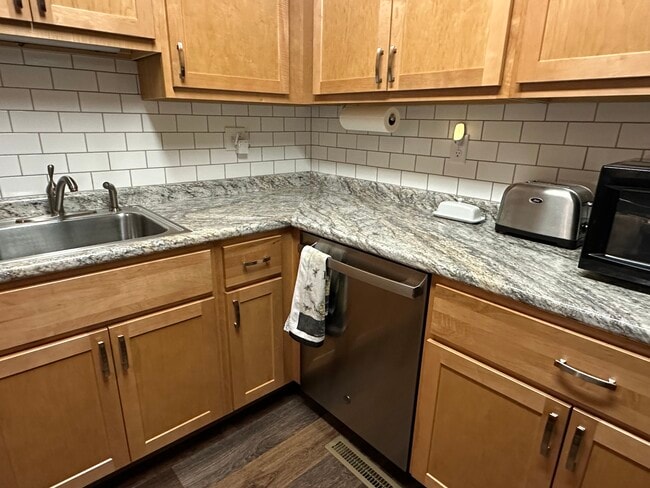 Photo - 710 E Main St