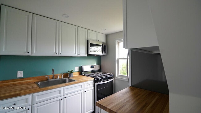 Building Photo - 318 16th Ave Rental