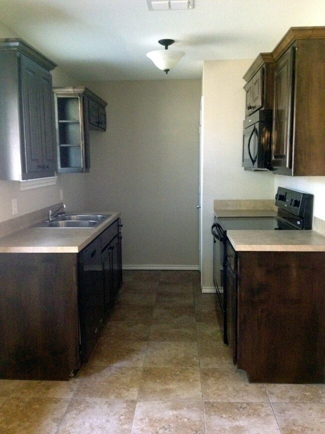 Photo - Coming Soon: 2 Bedroom Duplex for Rent in Lindale! Unit 17012 Loring Ln