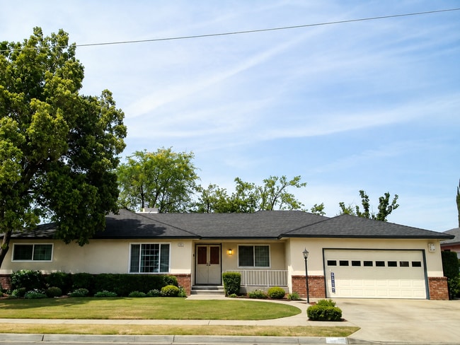 Building Photo - 1056 E Sierra Ave