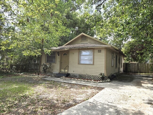 Building Photo - 306 W Park St Rental