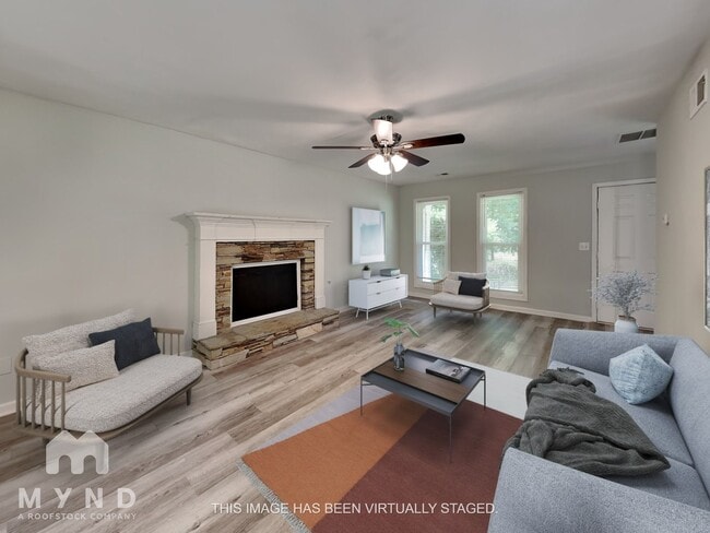 Photo - 160 Thomas Crossing Dr