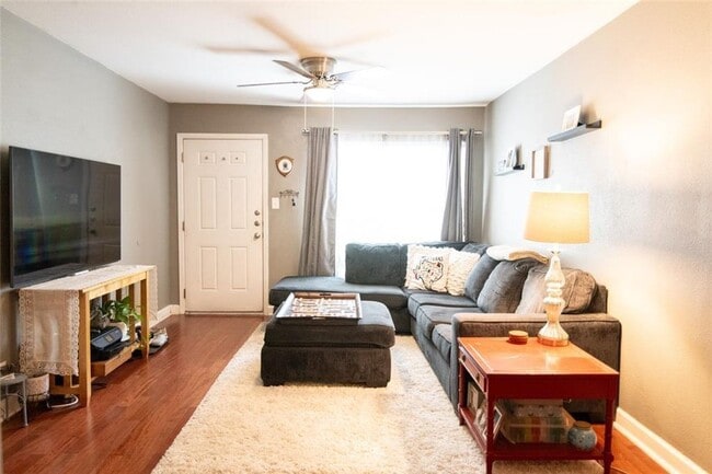 Photo - 2020 S Congress Ave