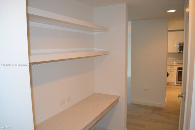 Photo - 3 br, 2 bath Condo - 999 SW 1st Ave Apt 2517 Unidad Apt 2517