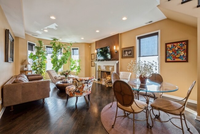 Photo - 4458 S Greenwood Ave