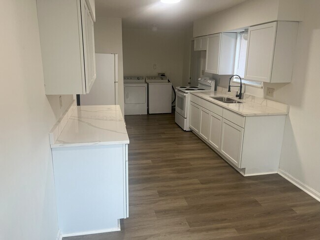 Photo - 2319 N Parker Ave