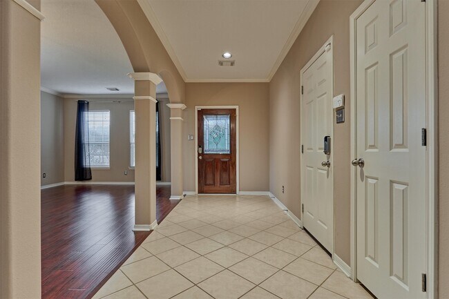 Photo - 8406 Oak Villa Ct