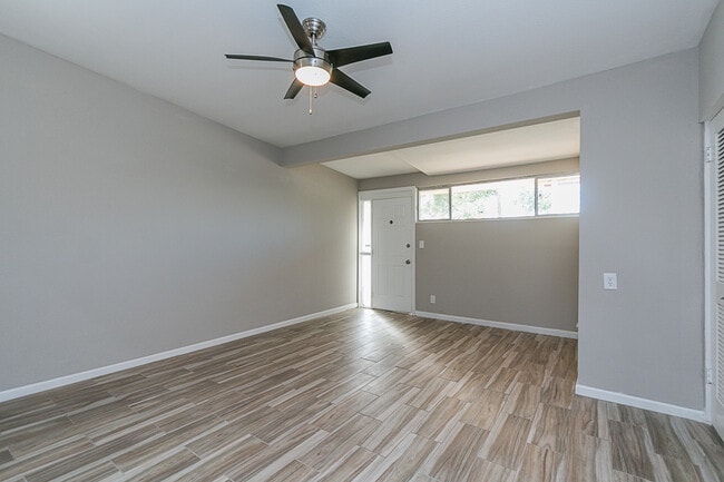 Photo - 6109 N 12th St