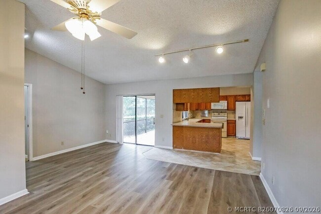 Photo - 518 Azure Ave