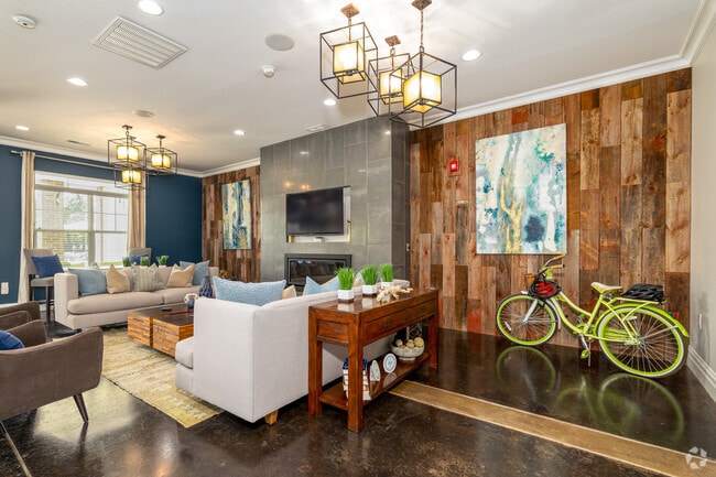 Interior Photo - Northpoint At 68 Rental