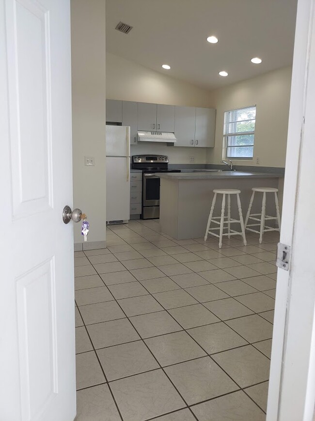 Building Photo - 1504 Flagler Ave Rental