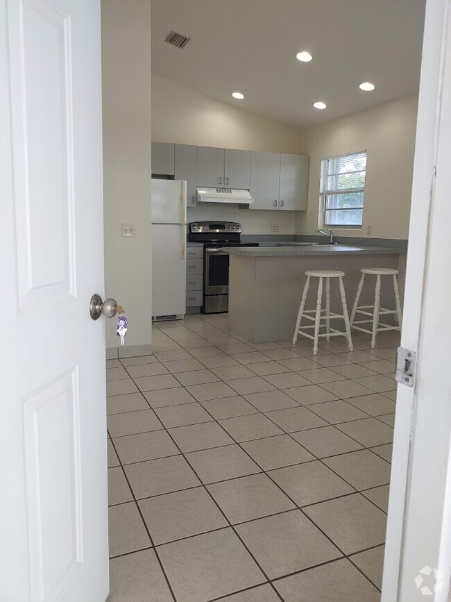 Building Photo - 1504 Flagler Ave Rental