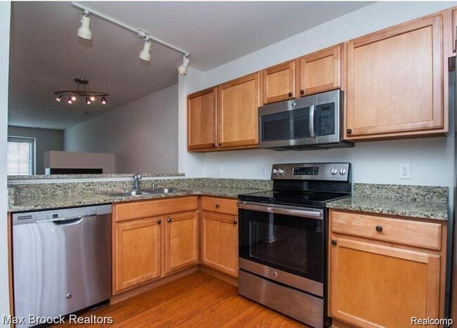 Photo - 1404 Raliegh Pl