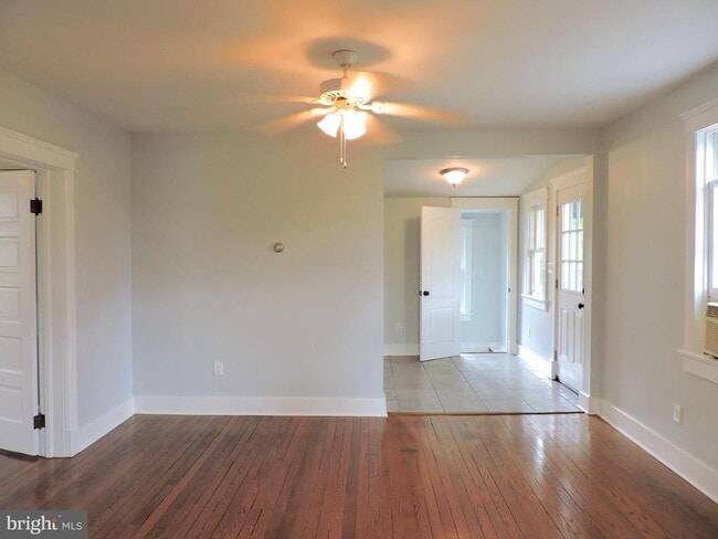 Photo - 1101 Merrimans Ln