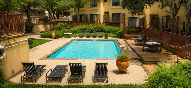 Photo - 8642 Fredericksburg Rd Unit 303