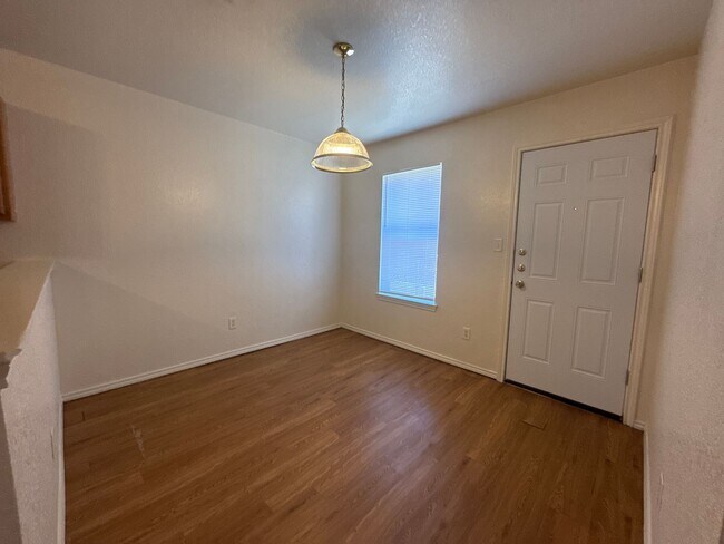 Photo - 2808 Cantabrian Dr Unit Apt B