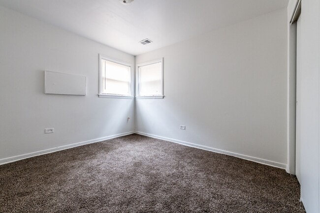 Photo - s8855-8857 S Cottage Grove Ave Chicago, IL 60619