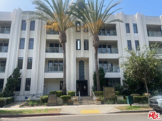 Building Photo - 5625 Crescent Park E Unit 106 Rental