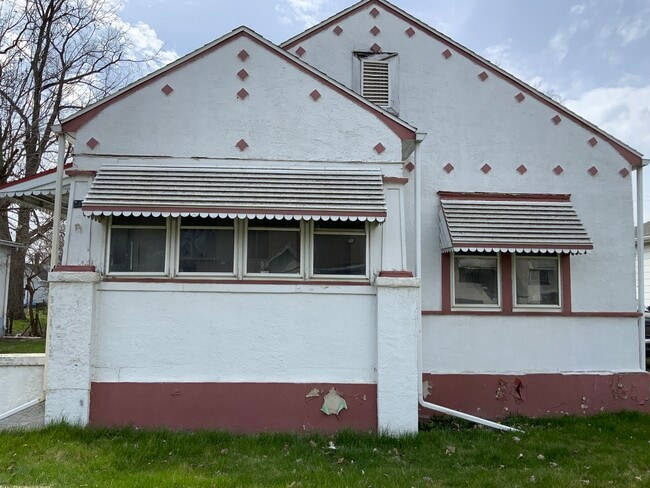 Building Photo - 208 Stroup St