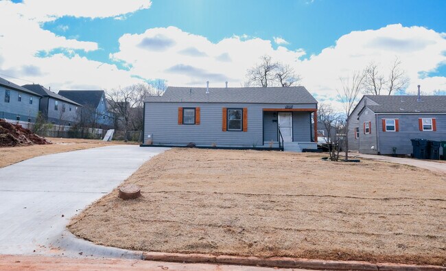 1808 NW 40th St