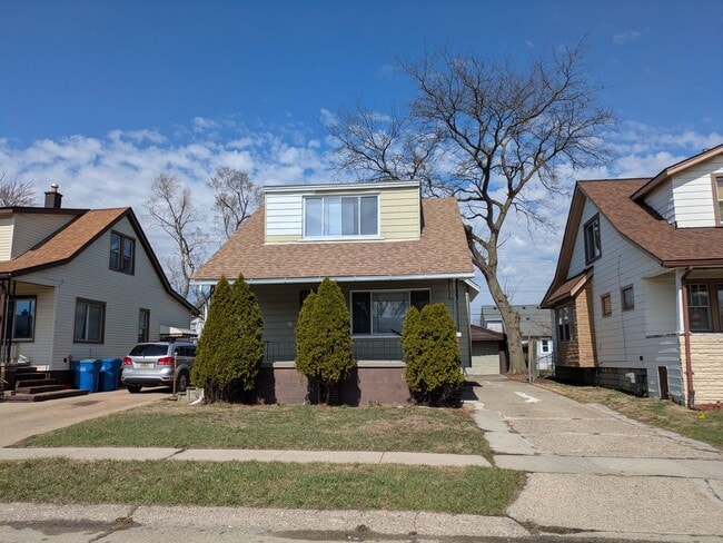 Building Photo - 7543 Cadillac Ave