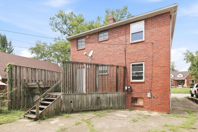 Photo - 960 Sherwood Dr