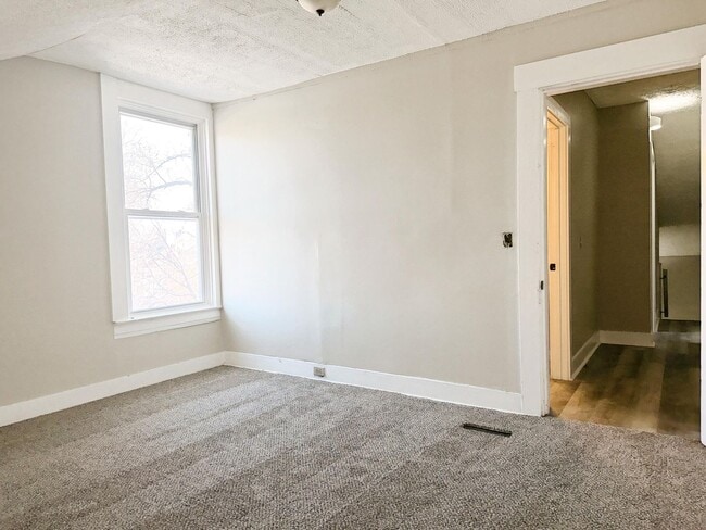 Photo - Banklick Duplex Unit 2nd Floor Premium