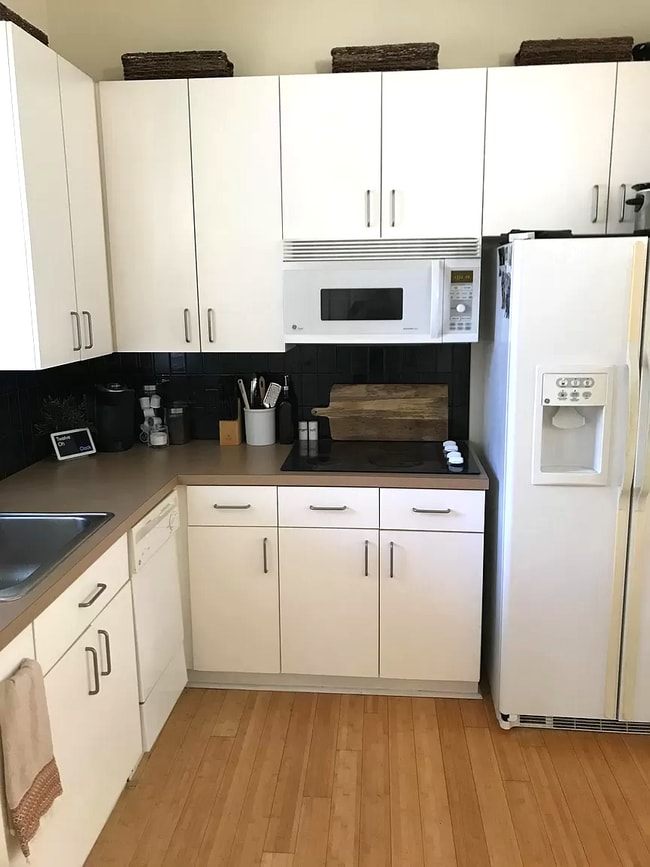 Photo - 663 N Alexander St