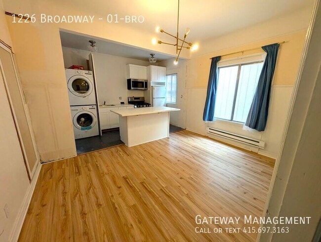 Building Photo - 1226 Broadway-01-bro Unit 01-bro