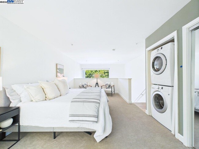 Photo - 485 W MacArthur Blvd Unit 201