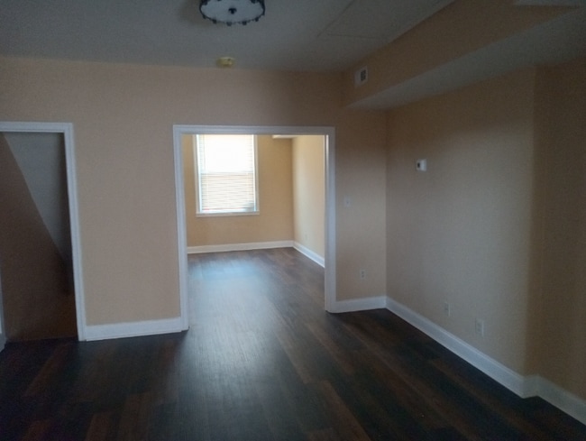 Photo - 2727 Mura St