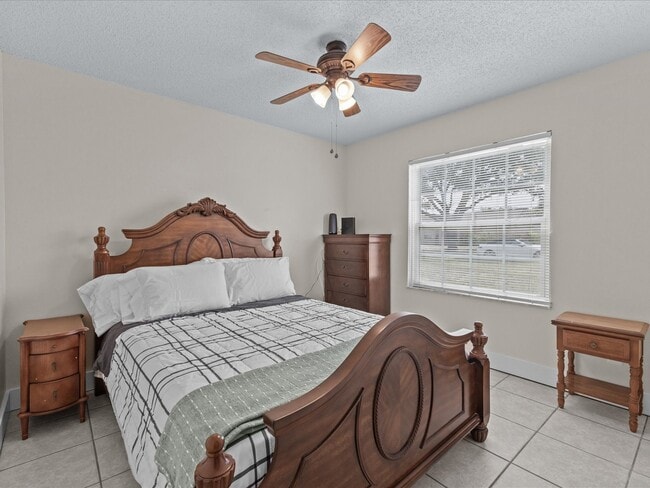 Building Photo - 226 Windward Way