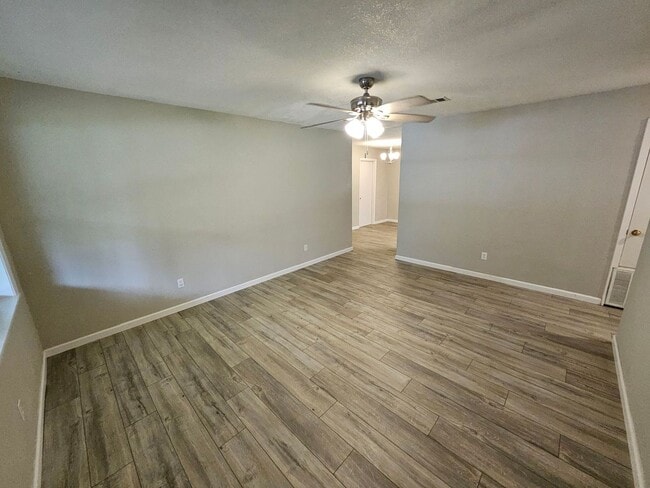 Photo - 120 Powell Dr