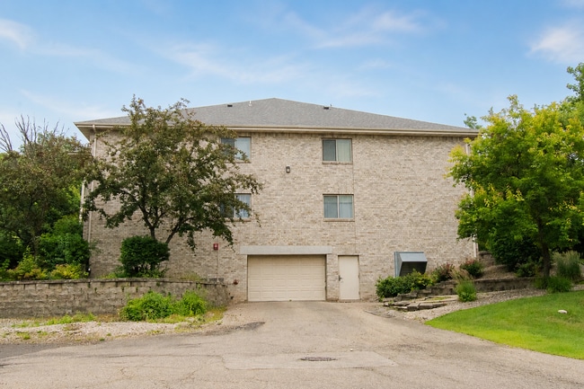 Photo - 1872 Deerhaven Ln NE Unit 5